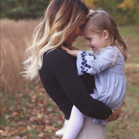 Meet your Posher, Jessica - Picture 2 of 2